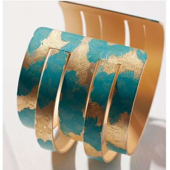 Chico's Turquoise and Gold Tone Modern Cuff Bracelet NEW $49 - Picture 3 of 3